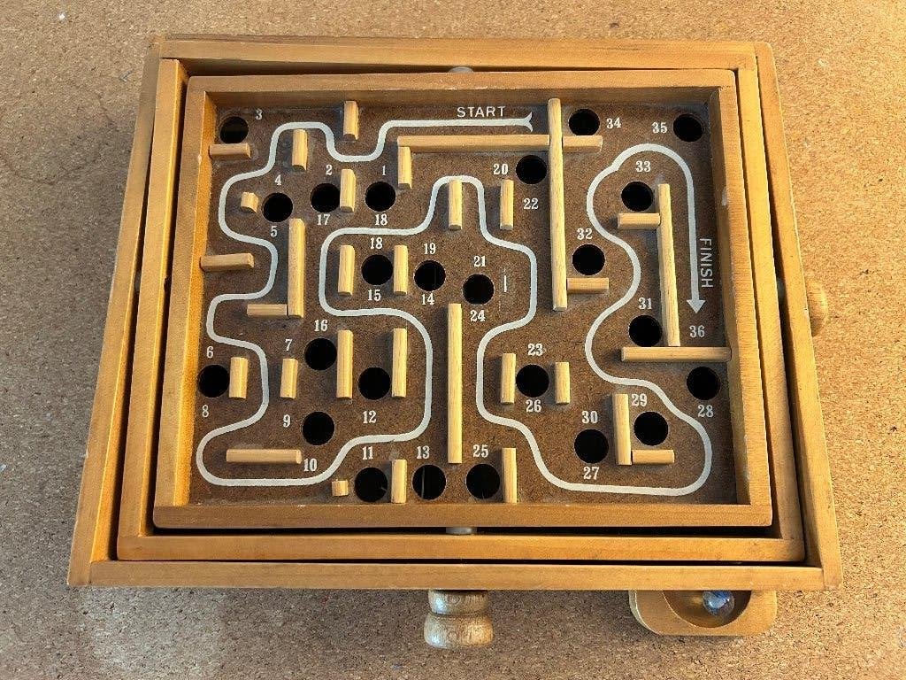 Houten spel - knikker doolhof, Ophalen of Verzenden, Zo goed als nieuw, Overige typen