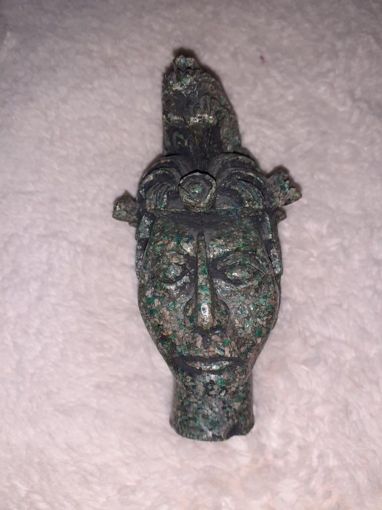 Azteeks/Maya Krijgershoofd Beeldje - Mozaïek Hars Decoratie, Antiek en Kunst, Kunst | Beelden en Houtsnijwerken, Minder dan 20 cm