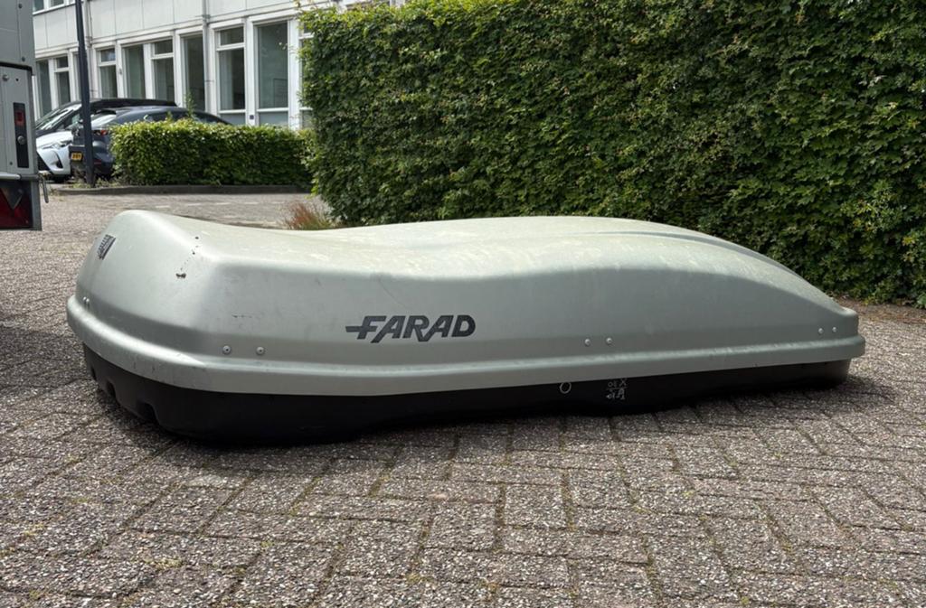 Te huur: Farad Orca 680 liter dakkoffer - Grijs, Auto diversen, Dakkoffers, Ophalen, Gebruikt