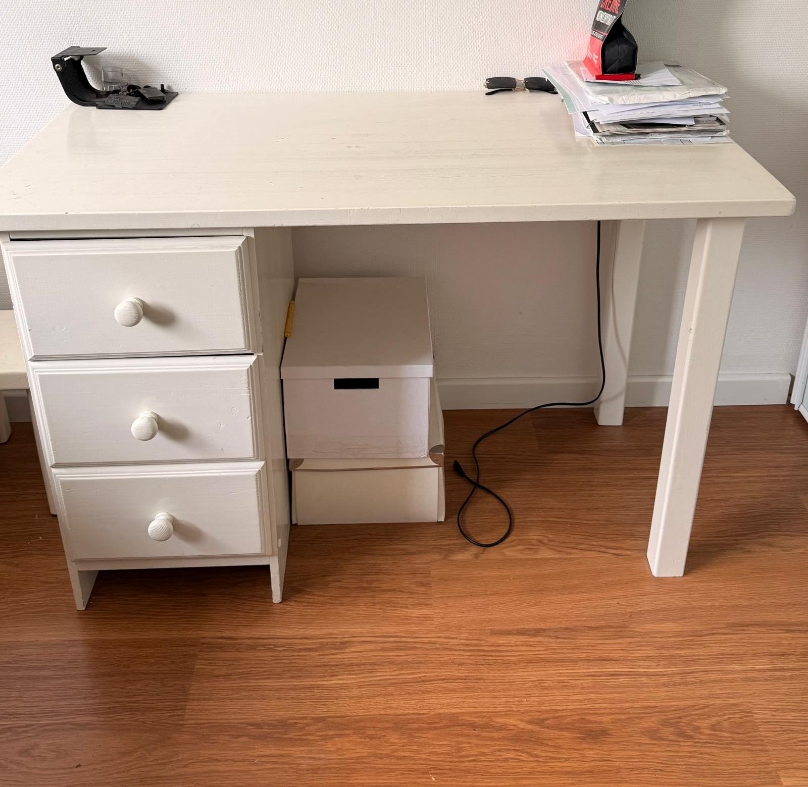 Bureau wit hout, Ophalen, 115 cm, Kinderbureau, Zo goed als nieuw