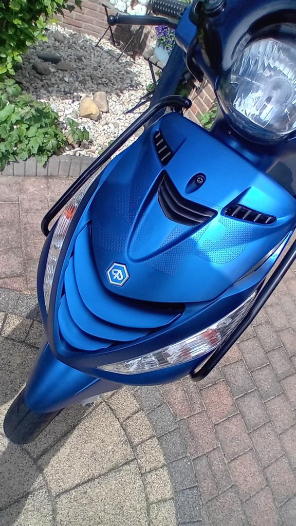Piaggio Zip Scooter - BMW Blauw, Goede Staat 7000KM, Fietsen en Brommers, Brommeronderdelen | Snorfietsen, Ophalen, Gebruikt, Overige typen