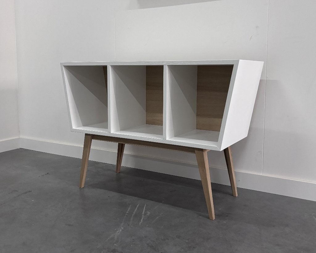 OUTLET - Eiken Dressoir voor platen en platenspeler, Ophalen, Nienhof 48, 6715 AD, Ede, Eikenhout, Nieuw