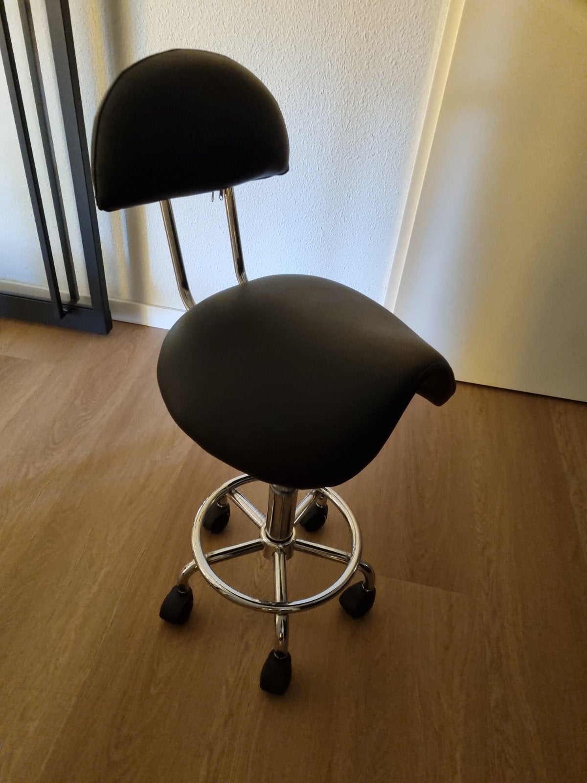 Zadelkruk met rugleuning - Zwart, Ophalen, Zwart, Zo goed als nieuw, Metaal