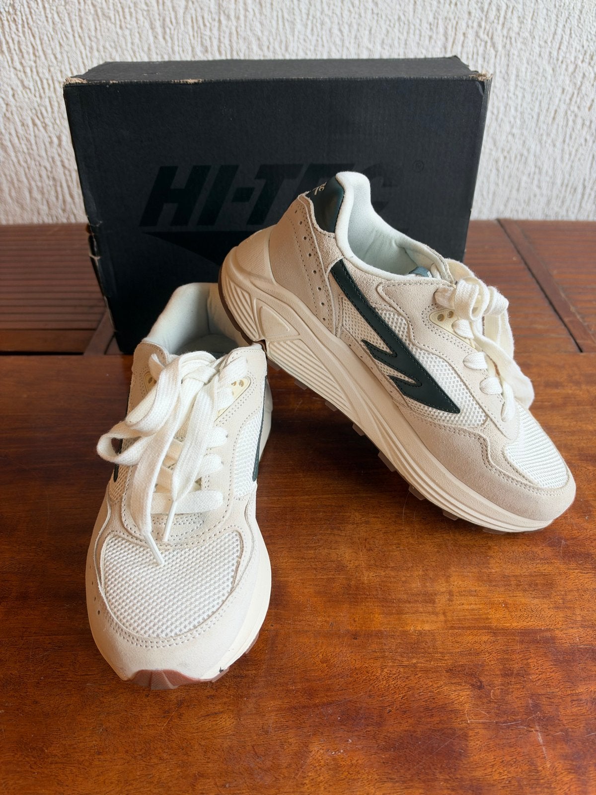 Hi-Tec HTS Shadow RGS Sneakers - Maat 38, Ophalen of Verzenden, Nieuw, Beige, Sneakers of Gympen