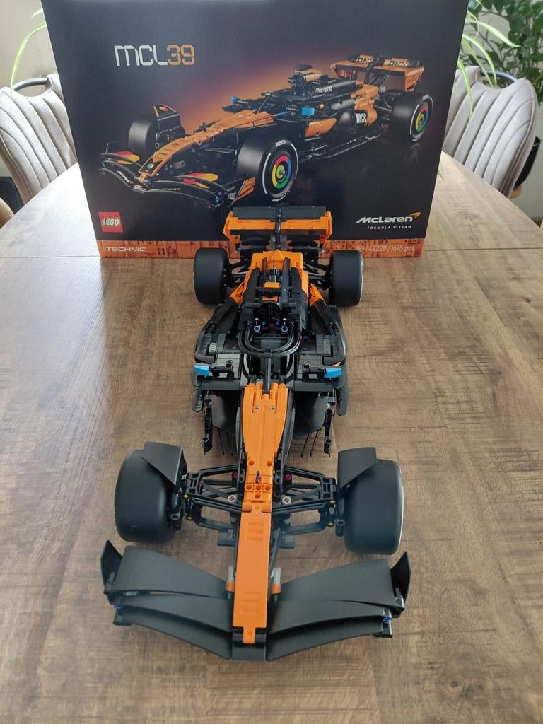Lego Technic 42228 MC Laren MC139 F1, Ophalen of Verzenden, Zo goed als nieuw, Overige schalen, Auto onroad