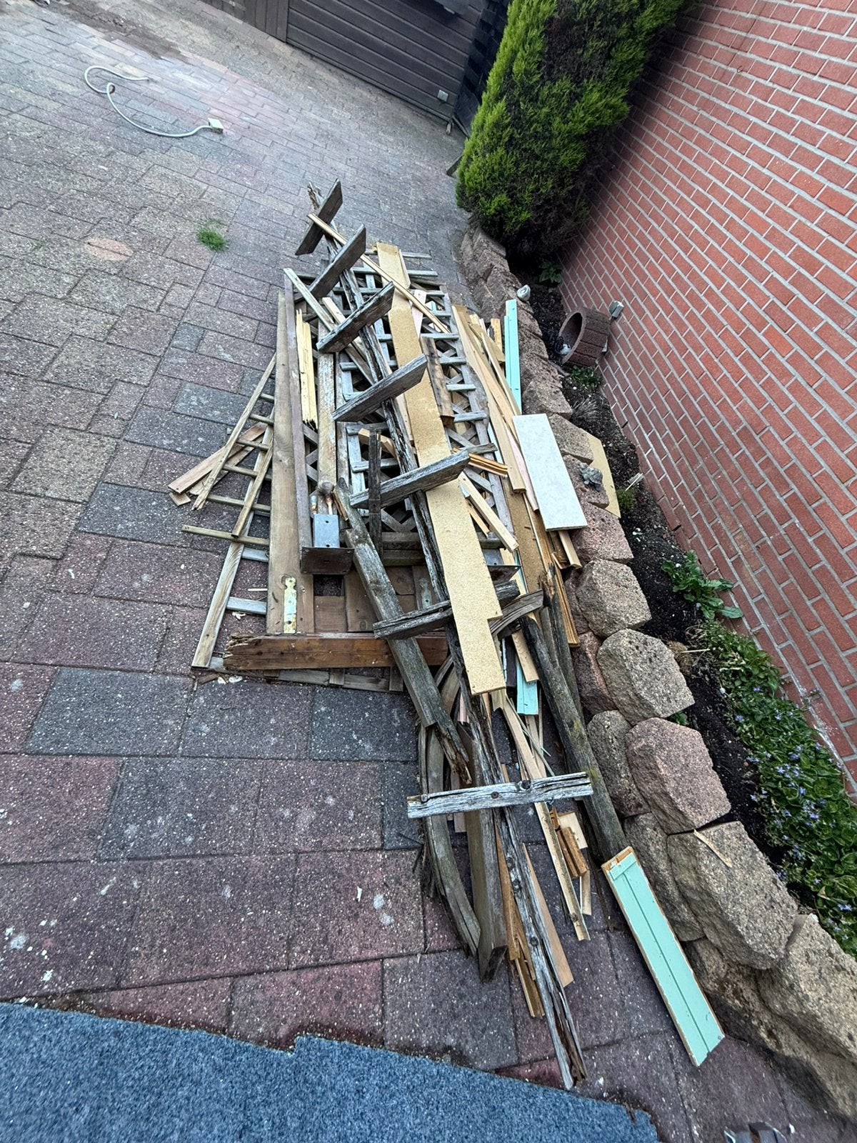 Afval hout/ brandhout gratis, Doe-het-zelf en Verbouw, Hout en Planken, Ophalen, Minder dan 25 mm, Zo goed als nieuw, Pallet