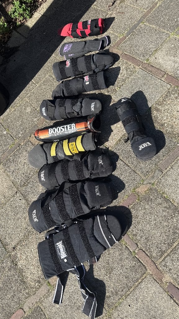 Kickboks scheenbeschermers – diverse maten & merken, Ophalen, Gebruikt, Bokshandschoenen