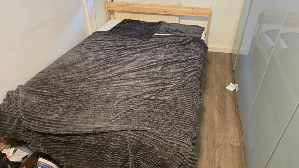 Bed 140 cm x 200 cm Ikea (Neiden), Huis en Inrichting, Ophalen, Wit, Tweepersoons, 140 cm