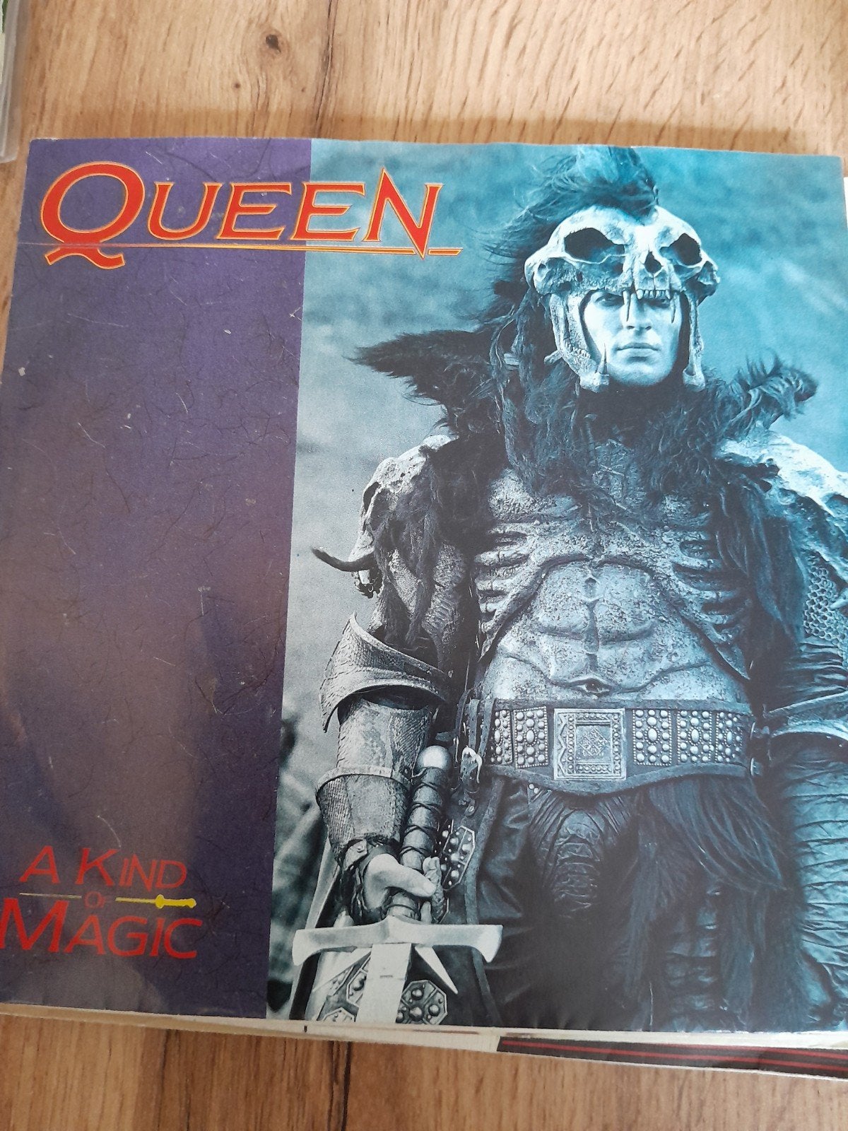Queen 7inch a kind of magic, Ophalen of Verzenden, Zo goed als nieuw, Pop