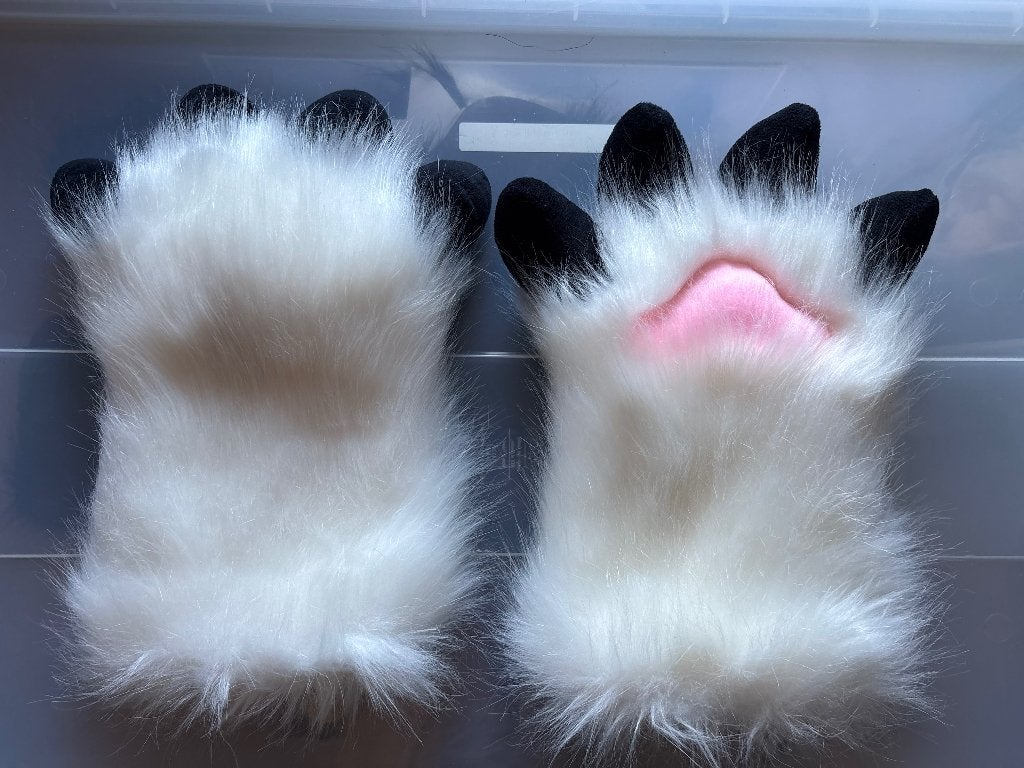 Fursuit handpaws, Hobby en Vrije tijd, Ophalen of Verzenden, Zo goed als nieuw, Overige typen