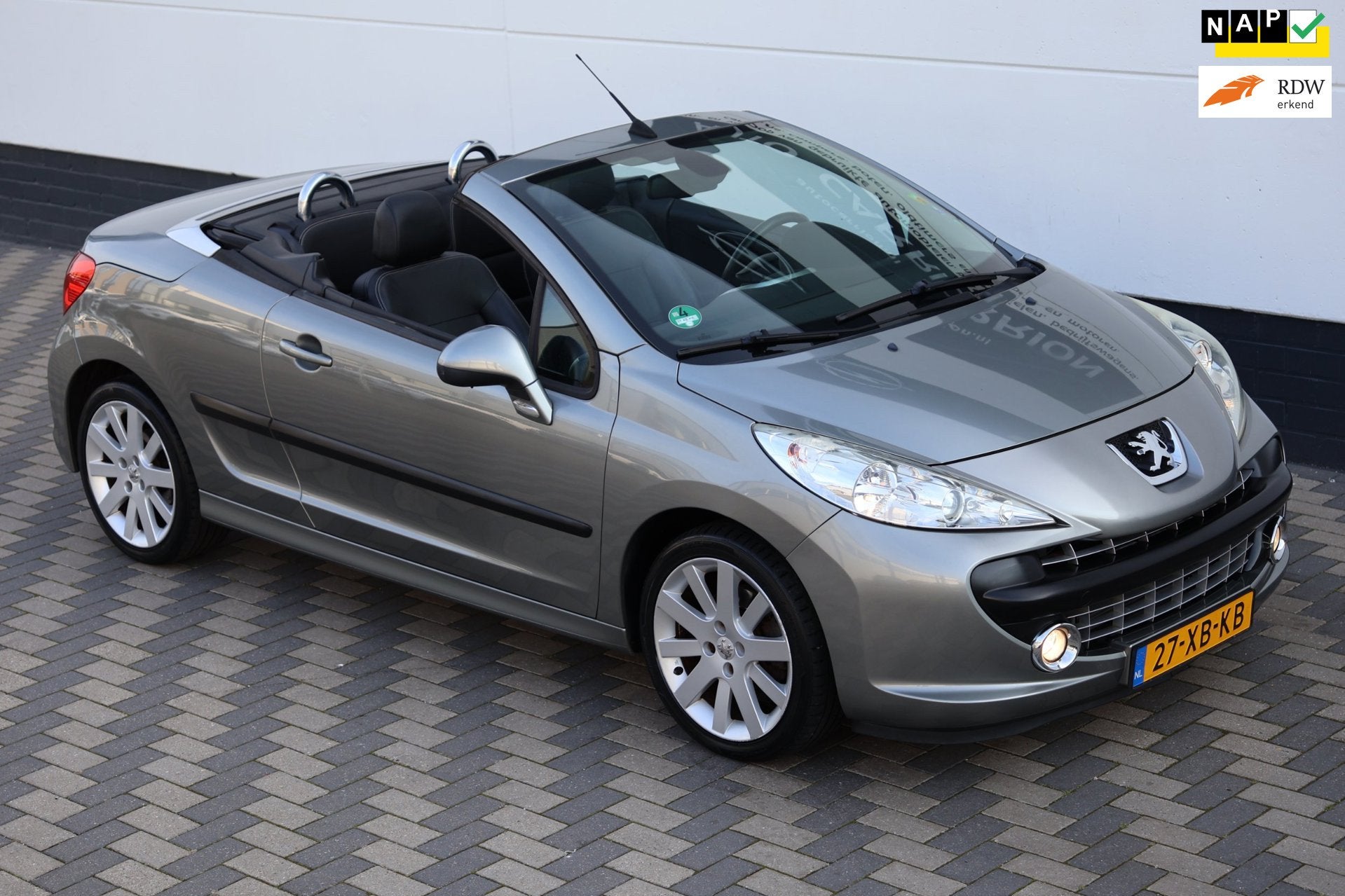 Peugeot 207 CC 1.6-16V T Sport 150PK Dealer onderhouden NAP, Auto's, Dealer onderhouden, Gebruikt, Zwart, 4 cilinders