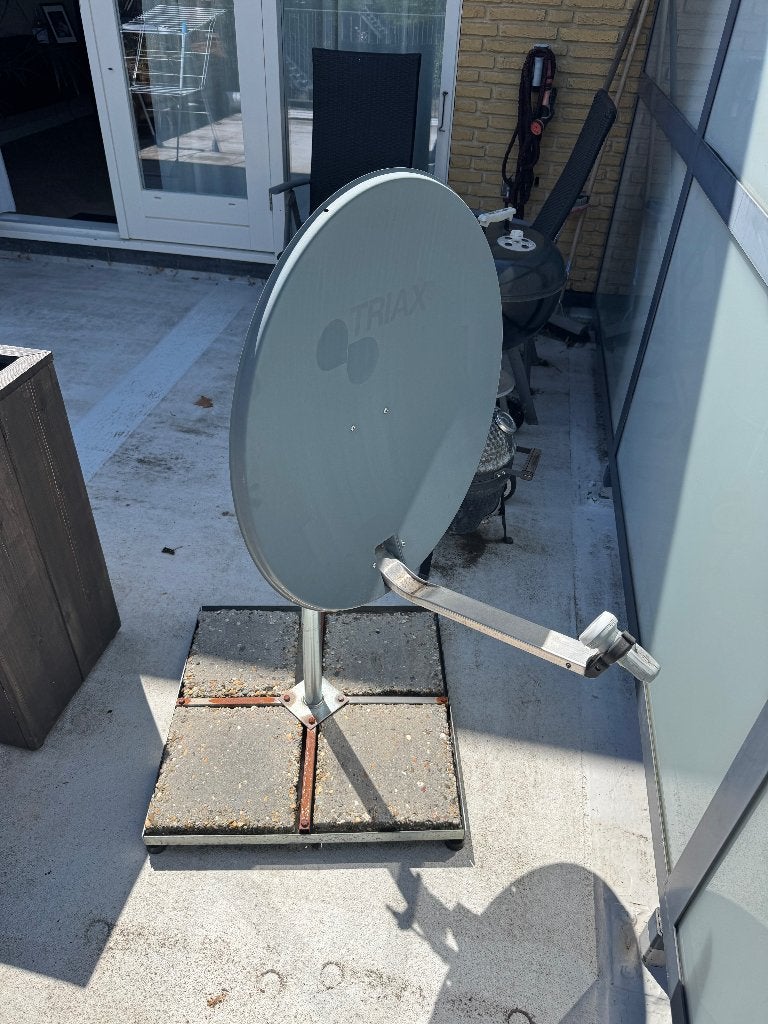 Triax schotelantenne met LNB, Ophalen, Gebruikt, (Schotel)antenne, Overige merken