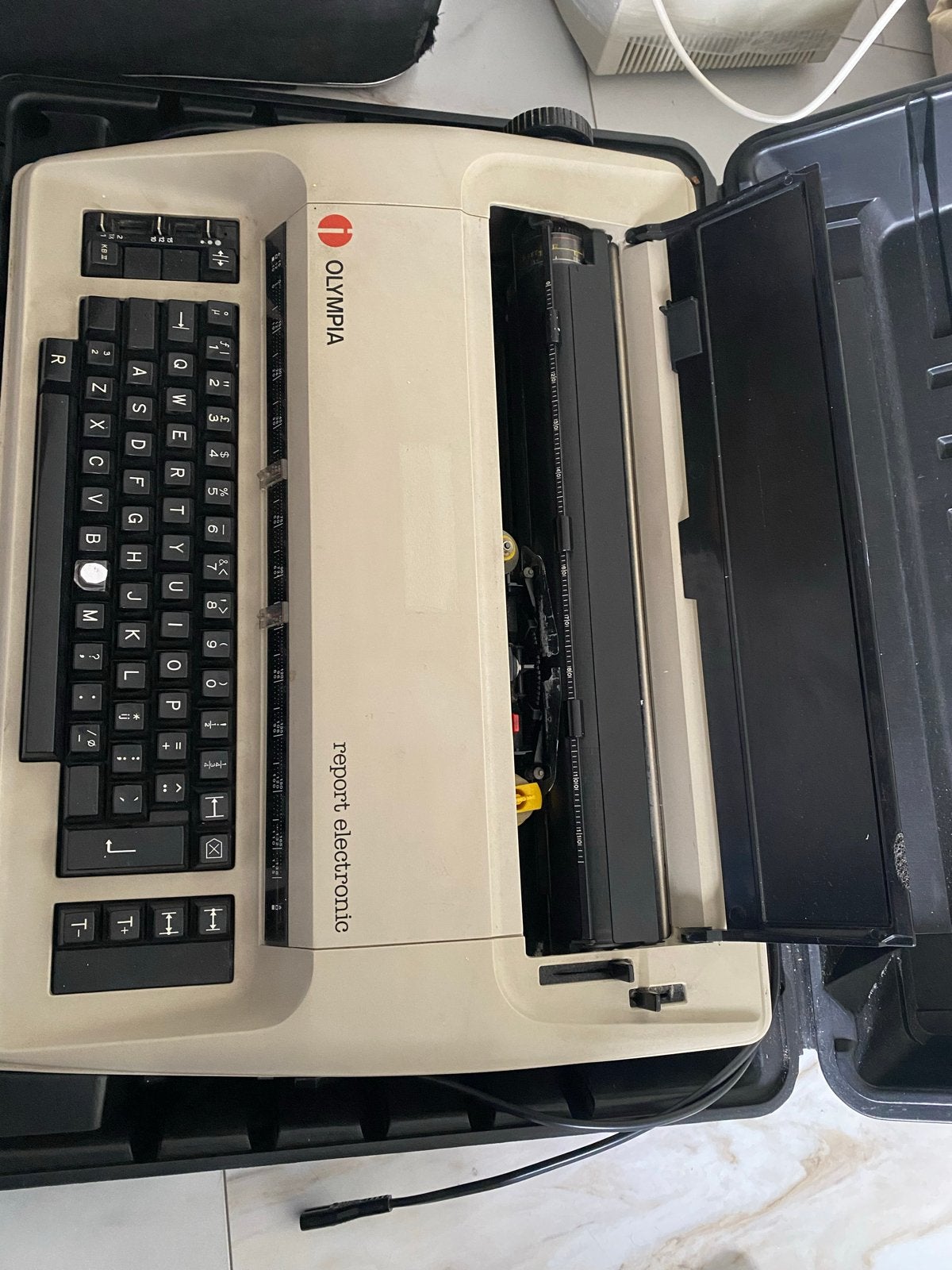 Vintage Olympia Report Electronic Typemac met Koffer - Werkt, Diversen, Ophalen of Verzenden