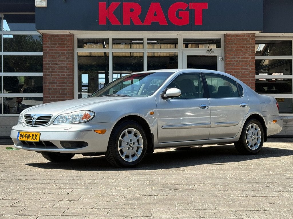 Nissan Maxima QX Elegance 2.0 V6 - Orig NL - koude airco - N, Auto's, Nissan, Stof, Zwart, 700 kg, Handgeschakeld