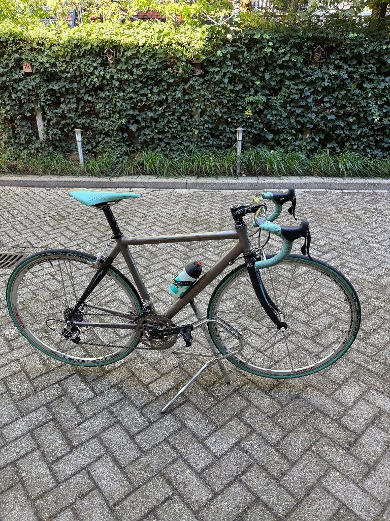 Bianchi S9 Titanium met Campagnolo Record, Fietsen en Brommers, 28 inch, Velgrem, Zo goed als nieuw, Meer dan 20 versnellingen