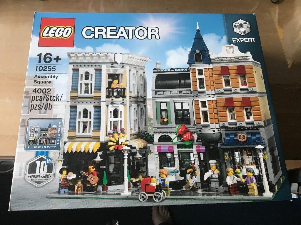 LEGO 10255 Assembly Square, Nieuw, Ophalen of Verzenden, Compleet, Lego