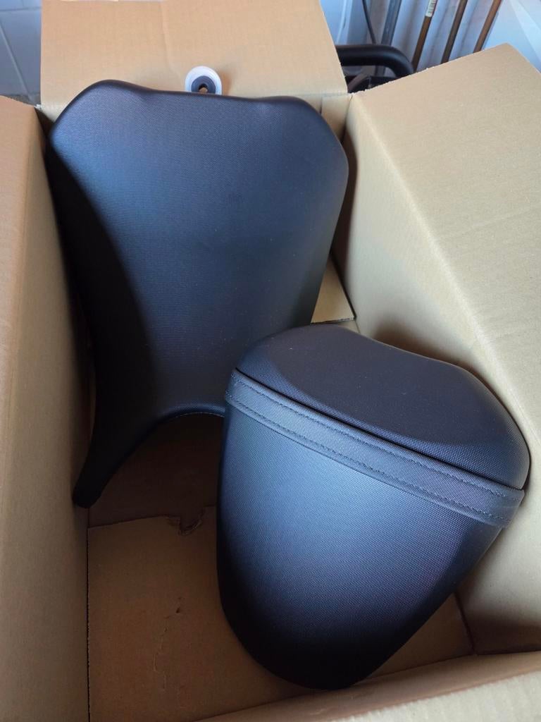 Zadel + Buddyseat Suzuki GSX-S950 (2024) - zgan., Ophalen of Verzenden, Nieuw