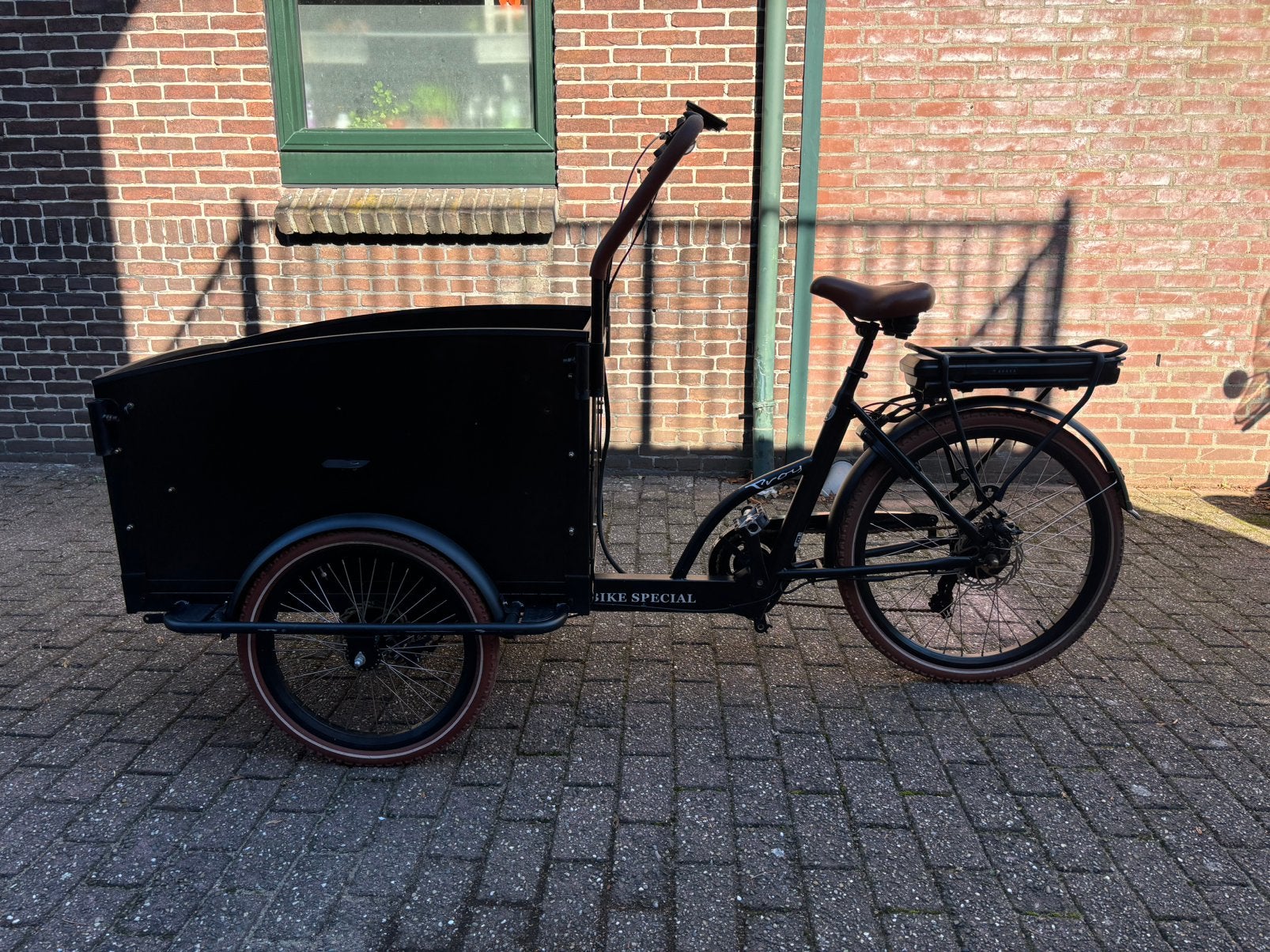 Mooie elektrische Troy bakfiets in nette staat, Ophalen, Zo goed als nieuw, 4 kinderen of meer