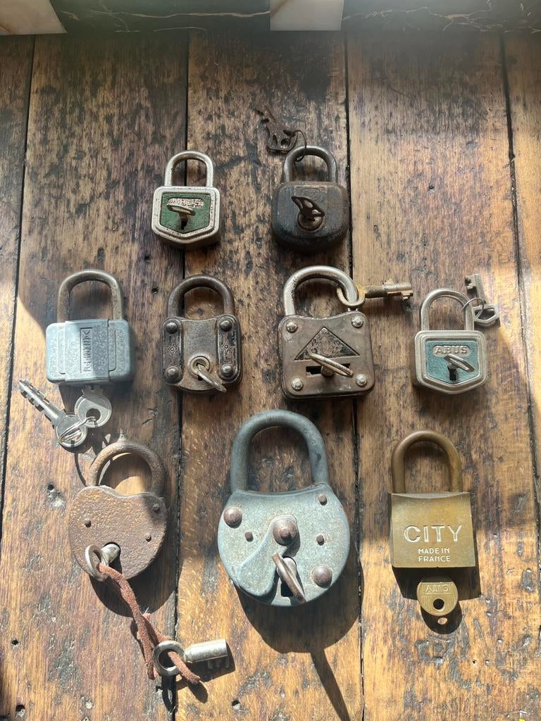 9 werkende vintage antieke sloten hangsloten setprijs, Ophalen of Verzenden