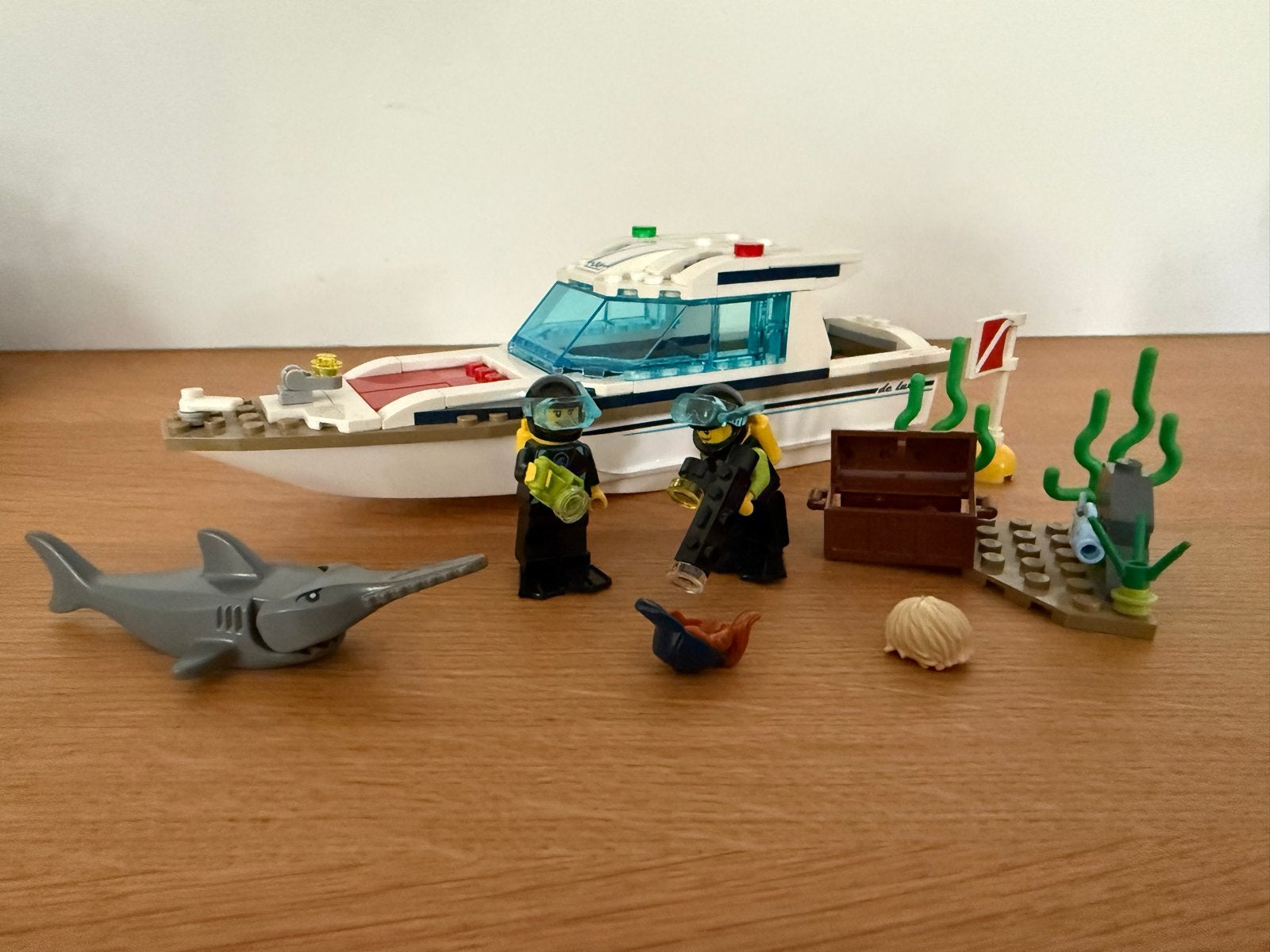 LEGO City 60221 Duikjacht met duikers en zaaghaai, Ophalen, Zo goed als nieuw, Overige merken