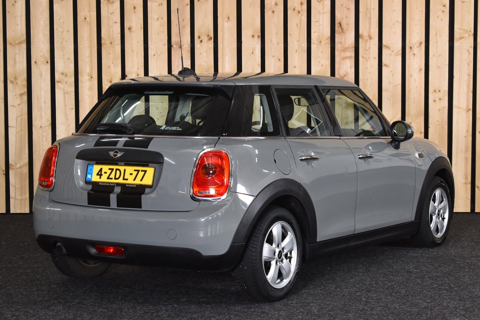 Mini 5-Deurs 1.2 One Business 115dkm 2e eig. 5-drs NL-auto A, Auto's, Stof, Gebruikt, Euro 6, 1198 cc