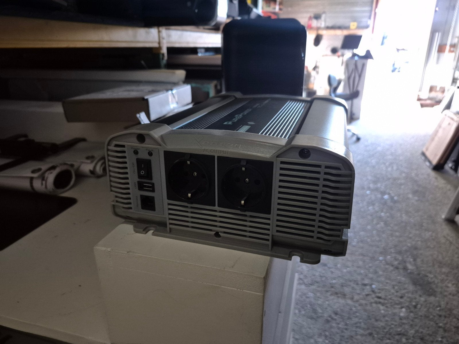 Xenteq PurePower DC-AC Inverter 2000W - Omvormer, Ophalen of Verzenden, Gebruikt, Universele onderdelen
