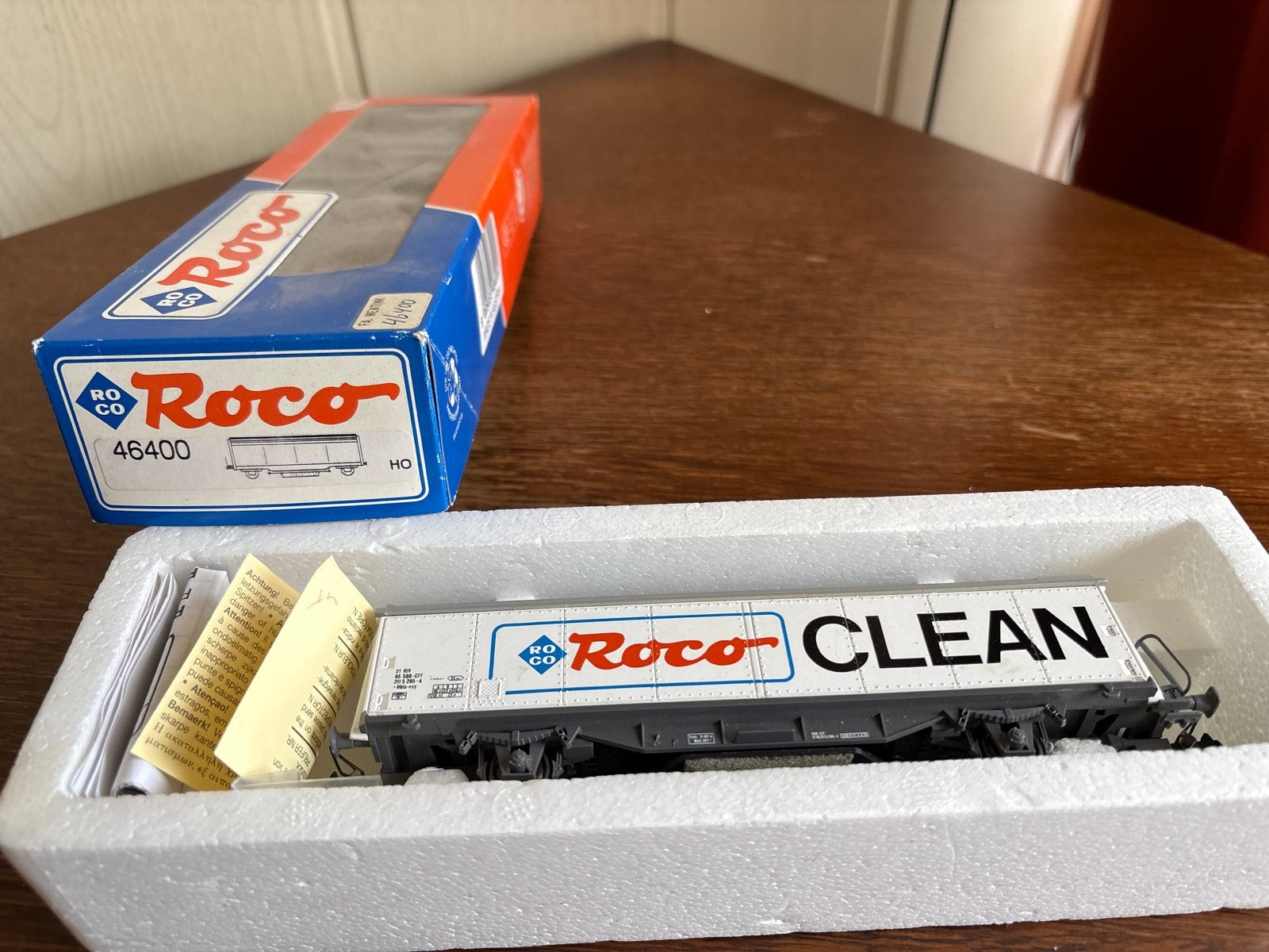 Roco 46400 CLEAN gesloten goederenwagen H0, Hobby en Vrije tijd, Modeltreinen | H0, Gelijkstroom, Wagon, Ophalen of Verzenden