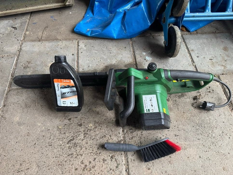 Landgoed elektrische kettingzaag met olie, Ophalen, Zo goed als nieuw