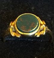 Unieke 14 kt gouden dames zegelring met jaspis, Gebruikt, Ophalen of Verzenden, 17 tot 18, Met edelsteen