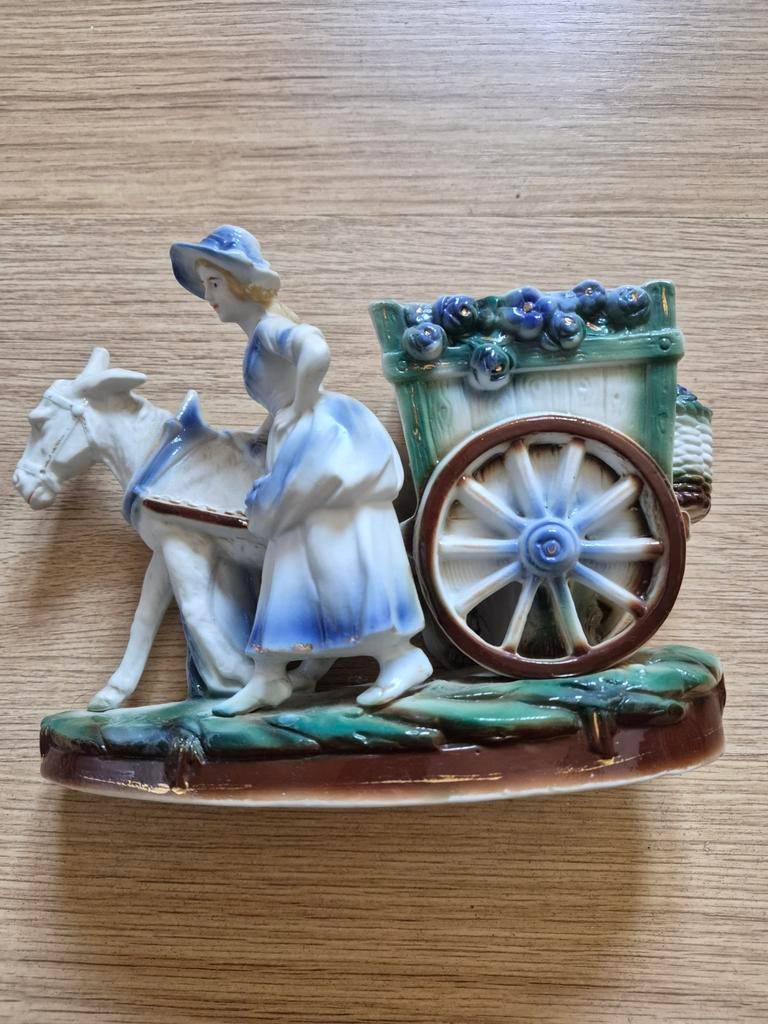Beeldje met ezel en kar antiek/vintage, Verzamelen, Beelden en Beeldjes, Ophalen of Verzenden, Zo goed als nieuw, Mens