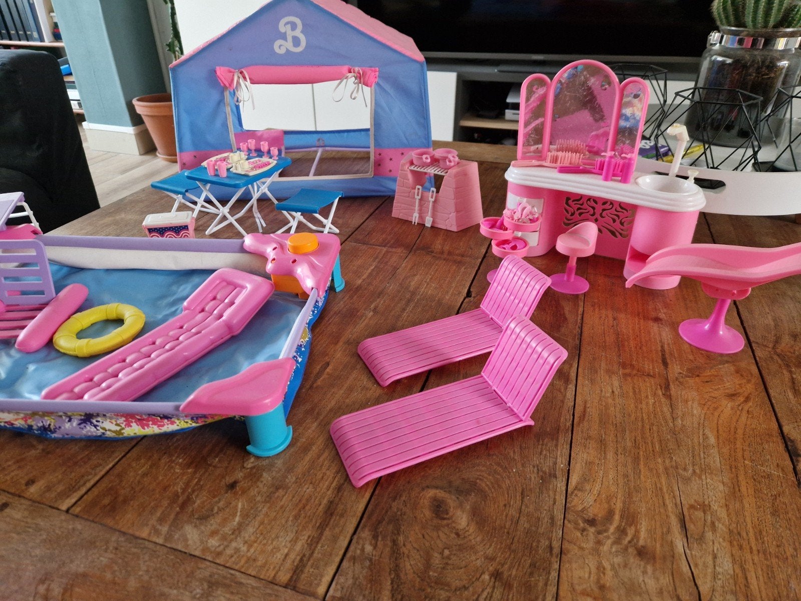 Barbie speelset: zwembad, tent en schoonheidssalon, Ophalen, Gebruikt, Jongen of Meisje