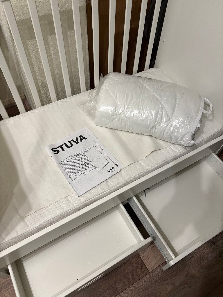 IKEA STUVA Ledikant met lades en matras en dekbed, Ophalen, Zo goed als nieuw, Ledikant