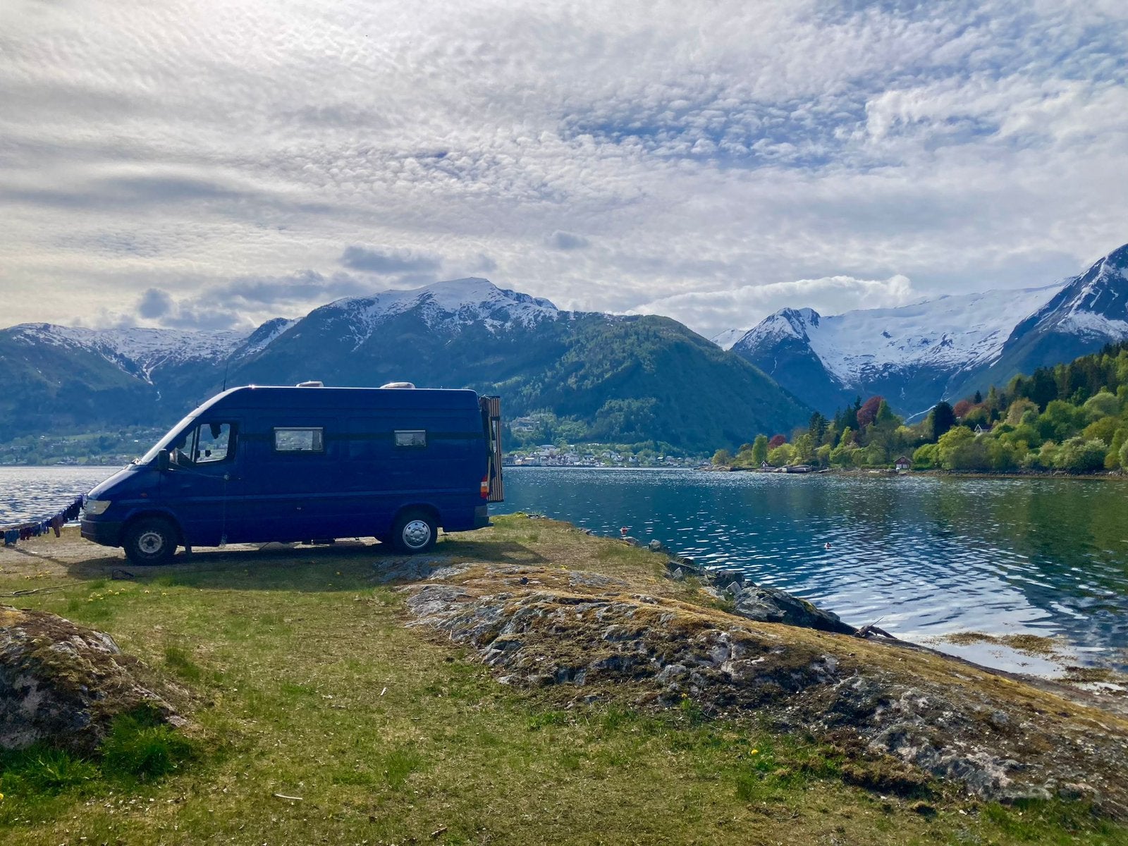 🚐 Mercedes Sprinter 214 L2H2 benzine camperbus (113k km)!, Buscamper of Camperbus, Mercedes-Benz, Handgeschakeld, Tot en met 3