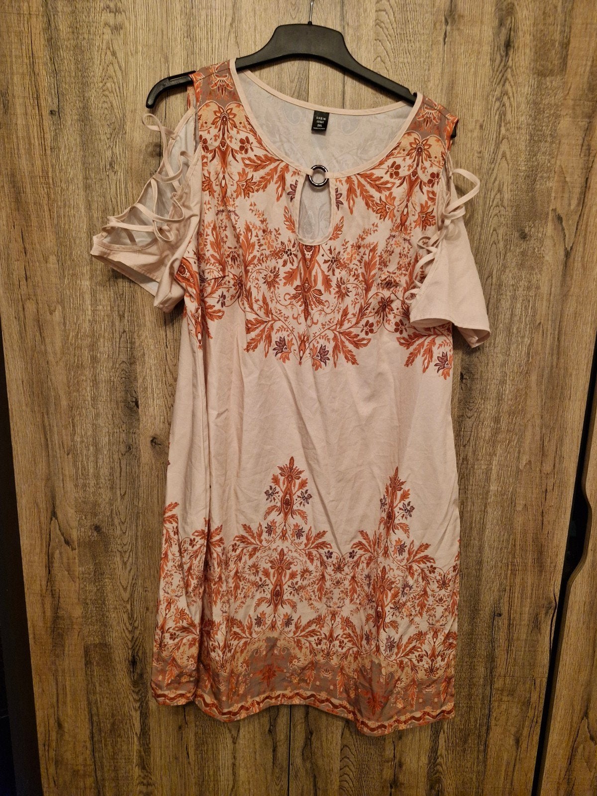 jurk 2 XL shein, Kleding | Dames, Jurken, Ophalen of Verzenden, Zo goed als nieuw, Maat 46/48 (XL) of groter, Onder de knie