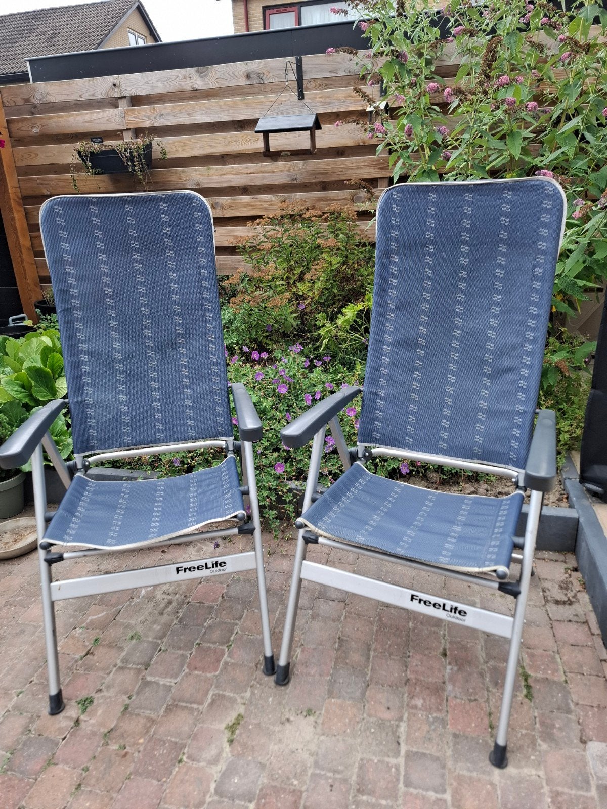 2 FreeLife Outdoor campingstoelen met voetenbankjes, Ophalen, Gebruikt, Campingstoel