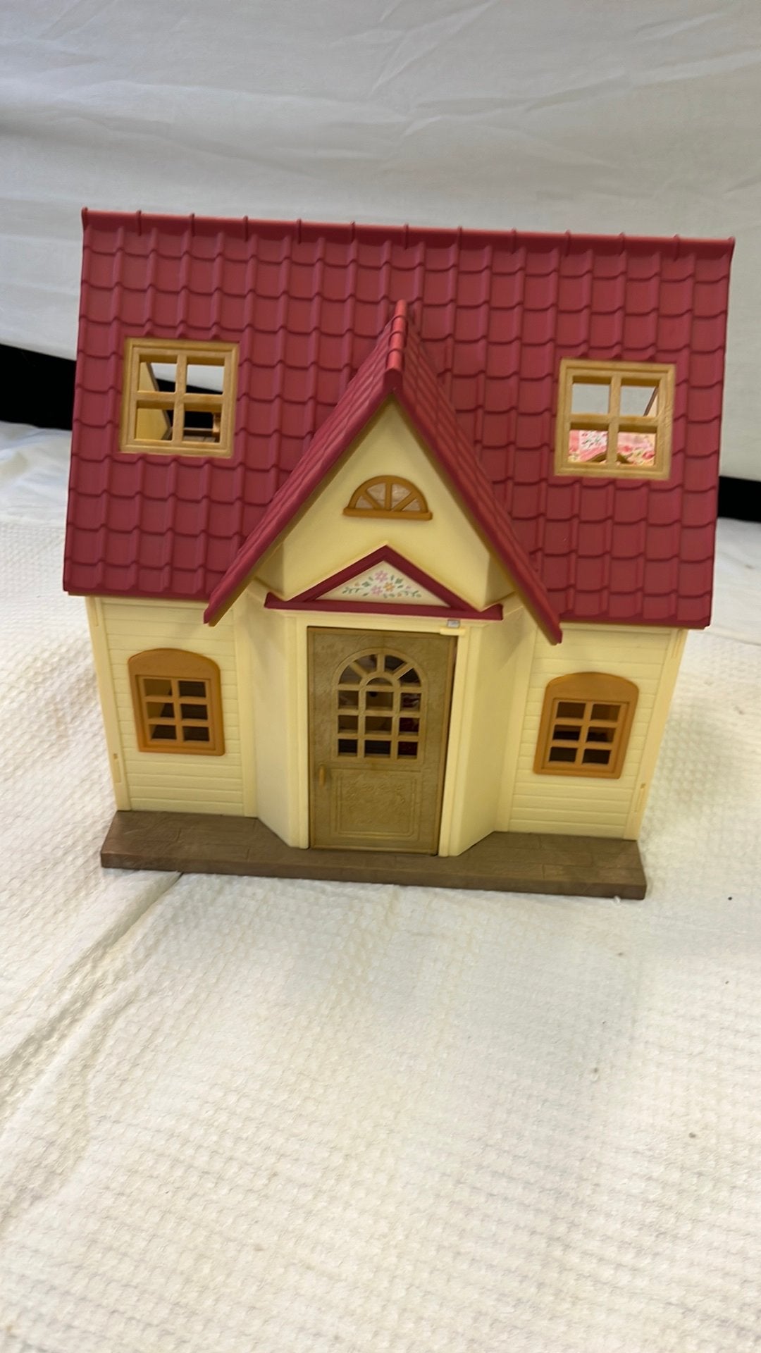 Sylvanian Families huis met meubels en konijn, Kinderen en Baby's, Ophalen of Verzenden, Gebruikt, Poppenhuis