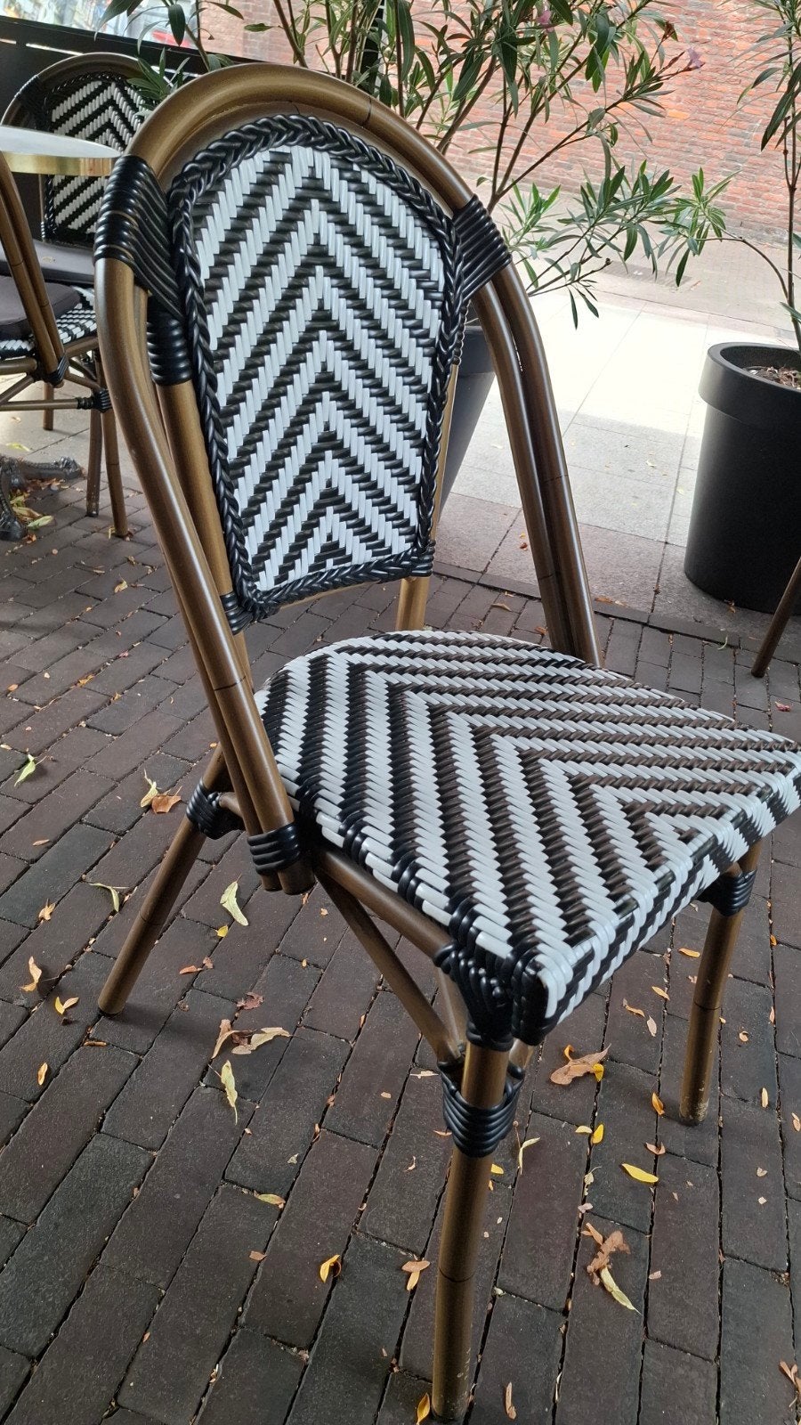 88 stoelen stapelbaar outdoor terras alu bamboo + tafels, Huis en Inrichting, Stoelen, Ophalen of Verzenden, Gebruikt, Zwart, Vijf, Zes of meer stoelen