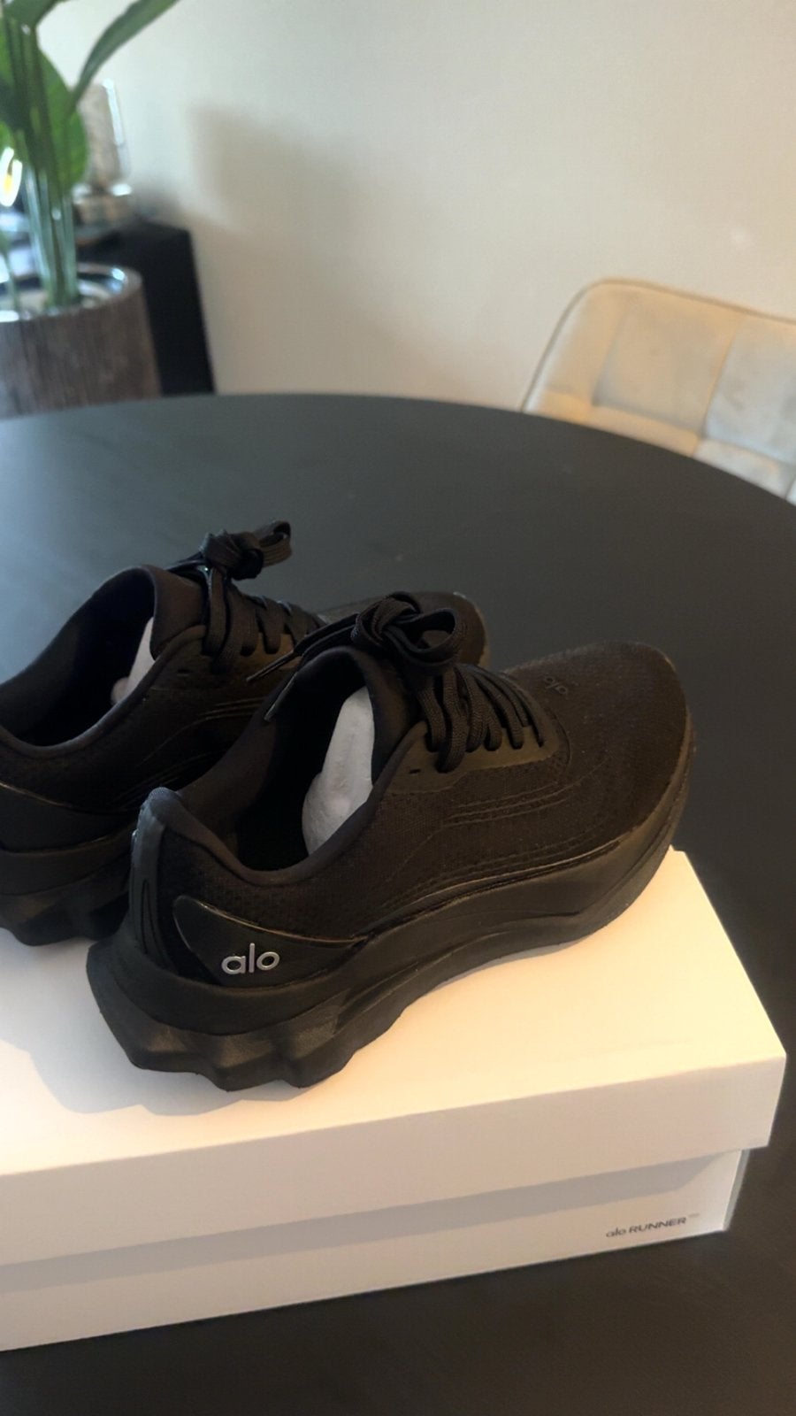 Alo Runner sneakers - Zwart - Maat 36 orgineel met bon, Ophalen of Verzenden, Nieuw, Zwart, Sneakers of Gympen