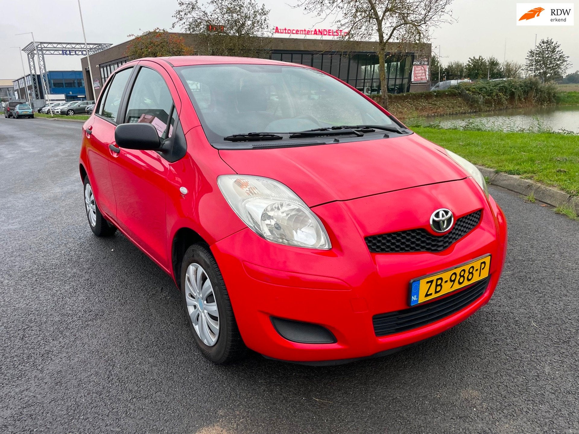 Toyota Yaris 1.0 VVTi Acces, 5drs, Airco, Elektr ramen, Radi, Voorwielaandrijving, Stof, 750 kg, 960 kg