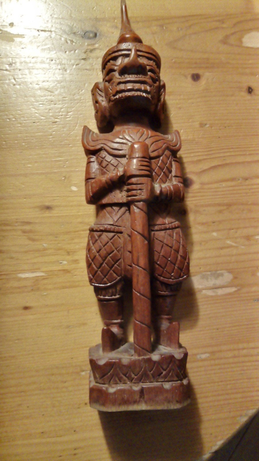 Houten beeld: Aziatische krijger - 34 cm hoog, Ophalen of Verzenden, Handgemaakt, 20 - 50 cm, Beeld