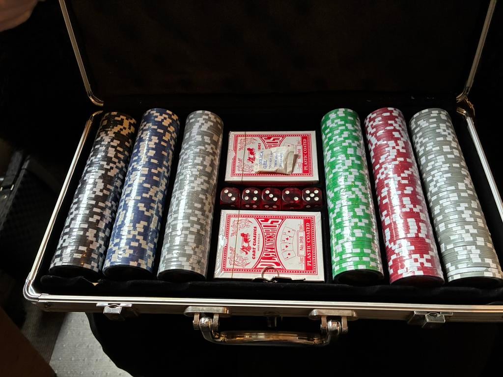 Pokerset pokerchips kaartset, Ophalen, Zo goed als nieuw