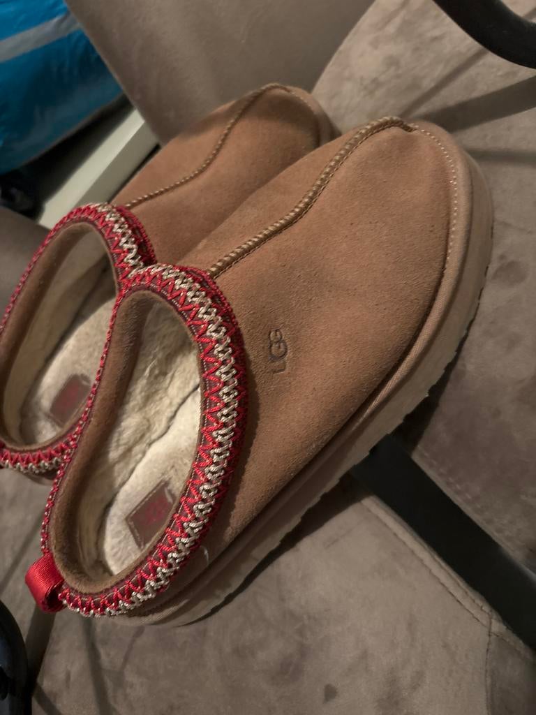 Ugg Tasman Pantoffels Maat 38, Kleding | Dames, Schoenen, Ophalen of Verzenden, Zo goed als nieuw, Bruin, Pantoffels of Sloffen