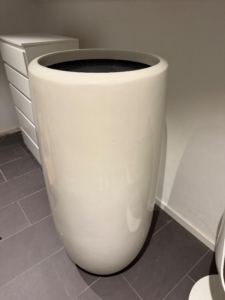 Grote witte kunststof vaas (van Kroon), Ophalen, Kunststof, Wit, Zo goed als nieuw