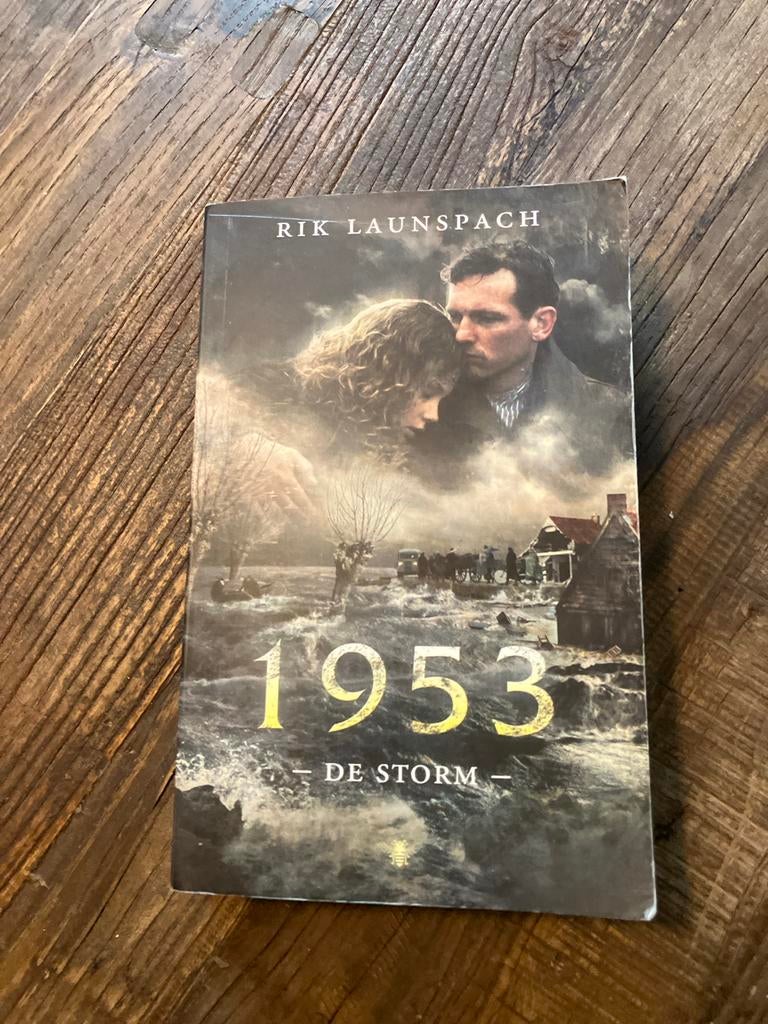 De Storm 1953 - Rik Launspach (Softcover), Boeken, Ophalen of Verzenden, Gelezen, Nederland