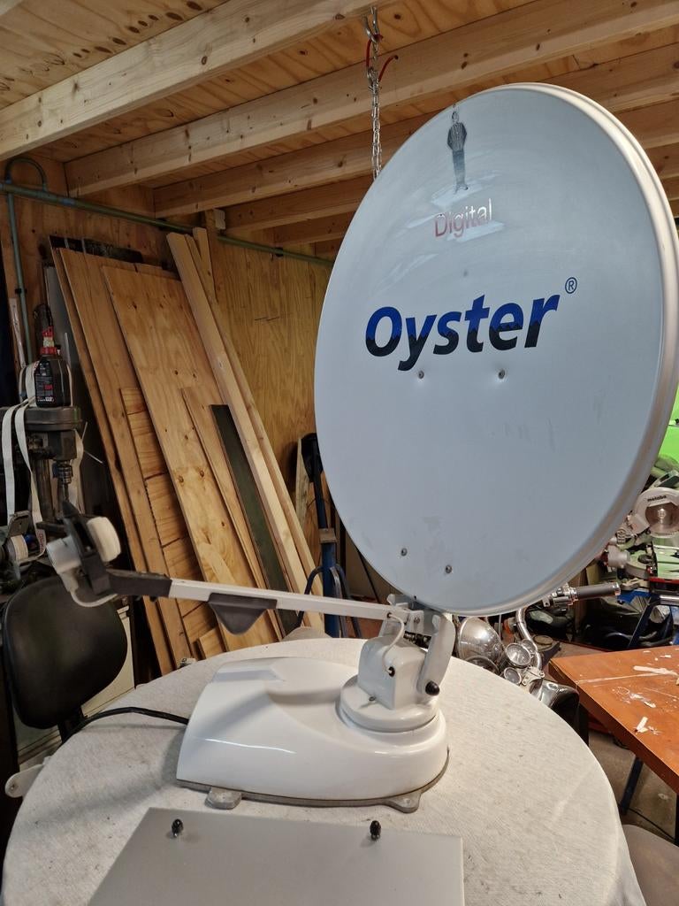 Oyster Vision 3 85cm Schotelantenne Compleet, Ophalen, Gebruikt