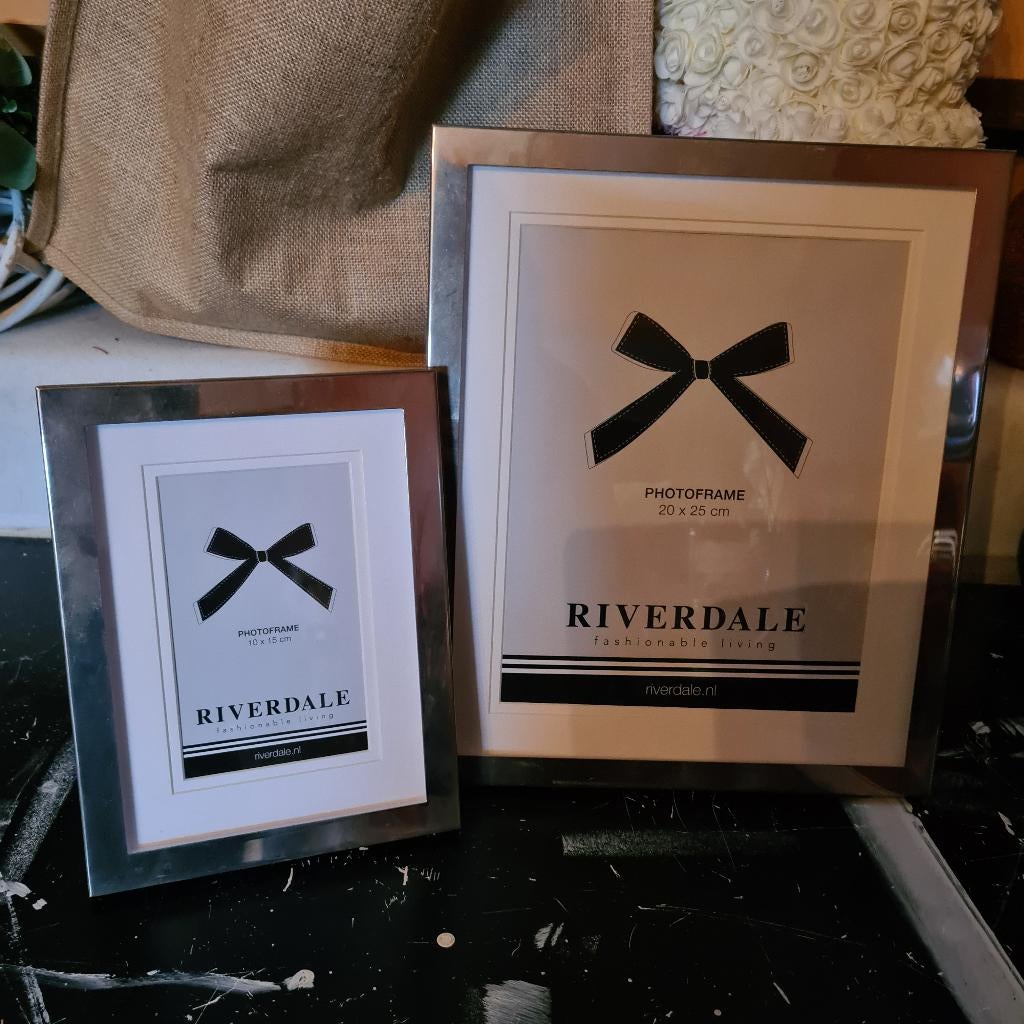 2 riverdale fotolijsten, Ophalen of Verzenden