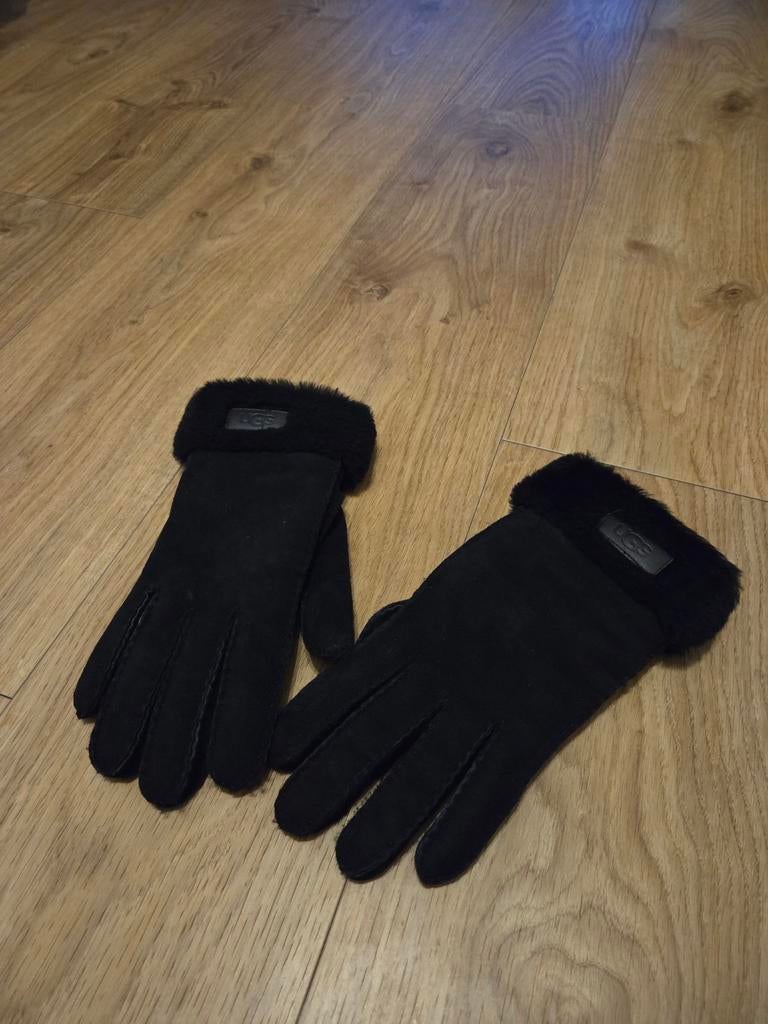 Nieuwe (echte) UGGS handschoenen dames maat L, Ophalen of Verzenden, Nieuw, Handschoenen