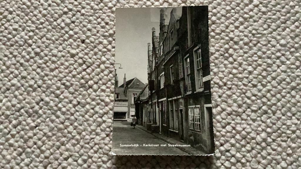 Ansichtkaart Sommelsdijk Kerkstraat met Streekmuseum. 939, Verzamelen, Ansichtkaarten | Nederland, Ophalen of Verzenden, 1940 tot 1960