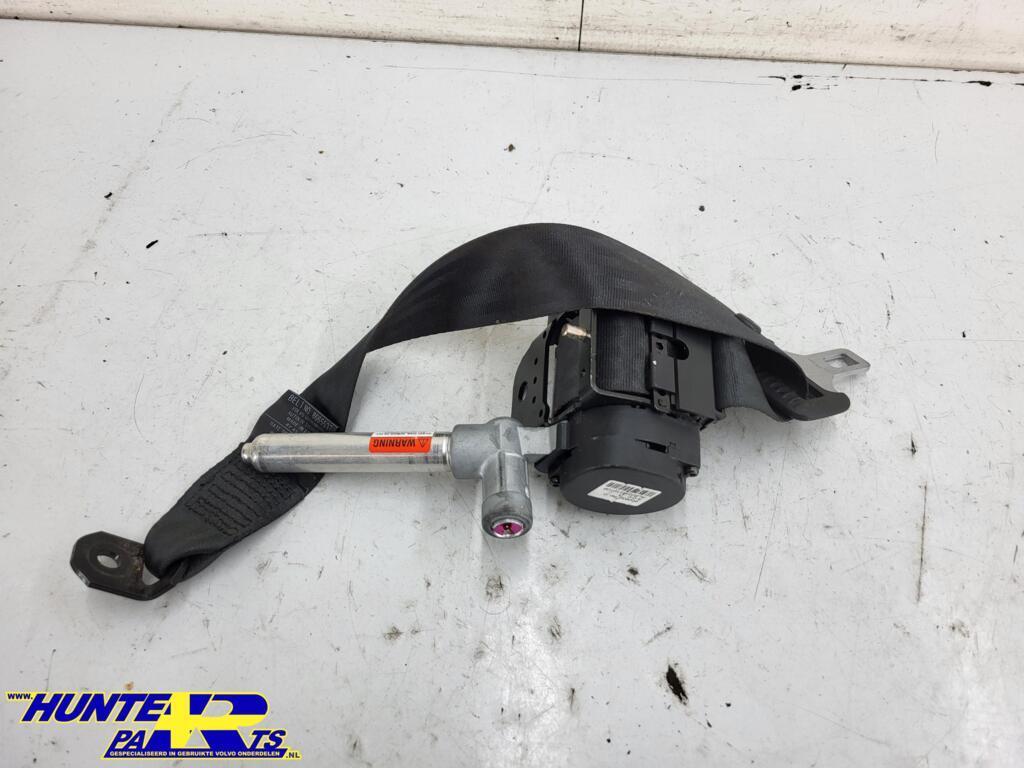 Veiligheidsgordel RA zwart Volvo V50 ('04-'12) 8665537, Gebruikt, Ophalen of Verzenden, Volvo, Volvo