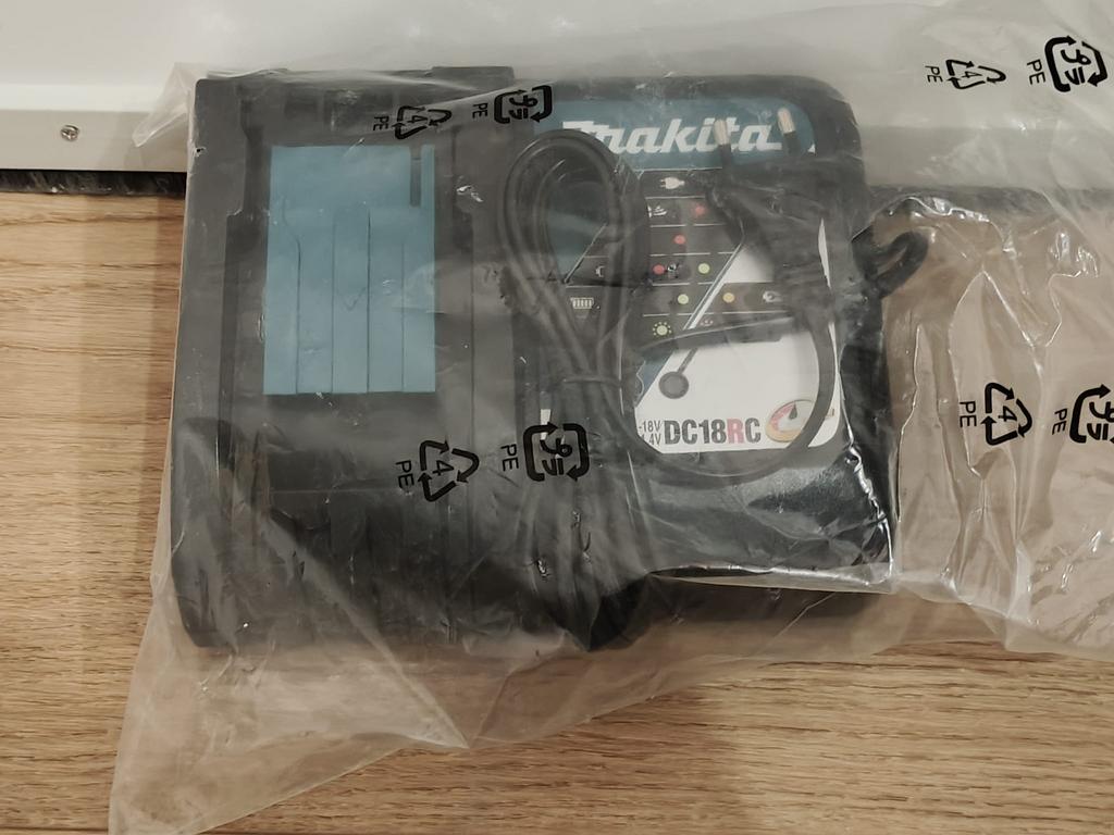 Makita DC18RC 14.4V - 18V snellader nieuw, Ophalen of Verzenden, Nieuw